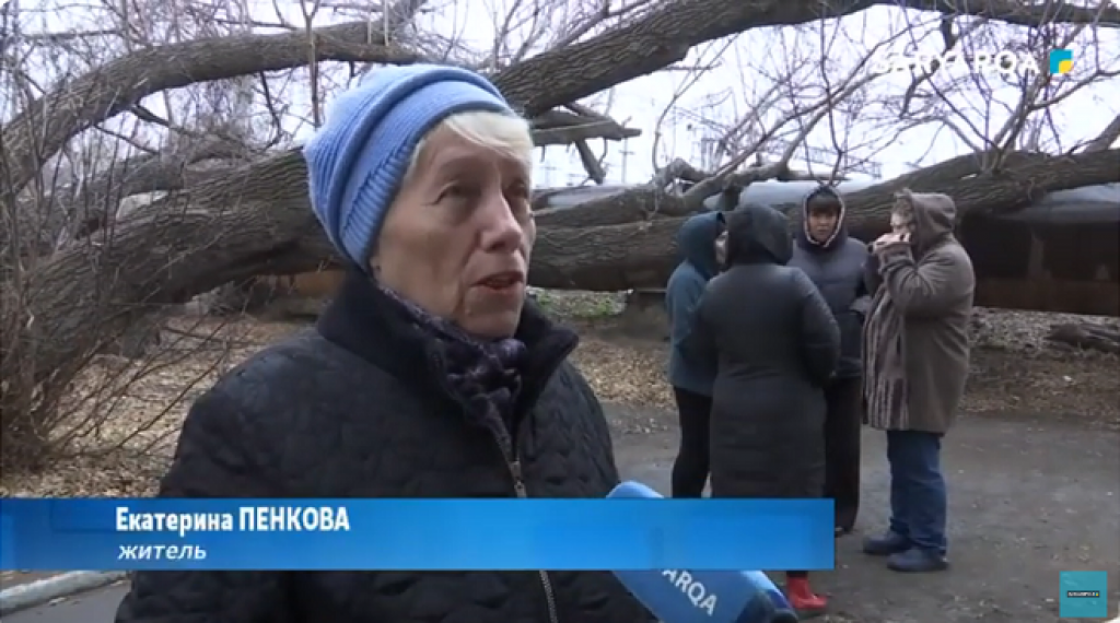 Жители одной из улиц Караганды обеспокоены исчезновением наружной изоляции теплосетей