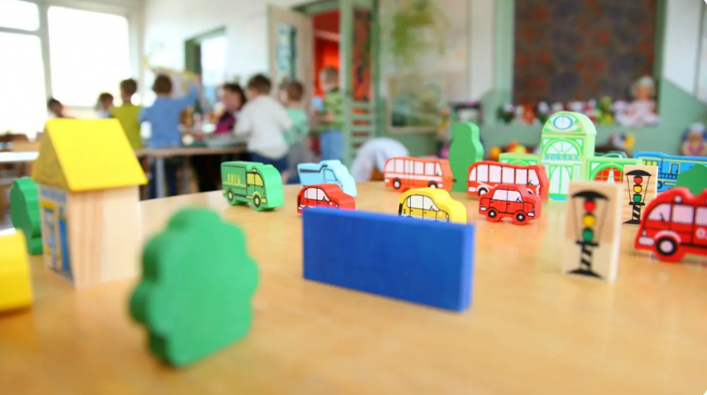 Как устроить ребёнка в детский сад в Казахстане в 2025 году