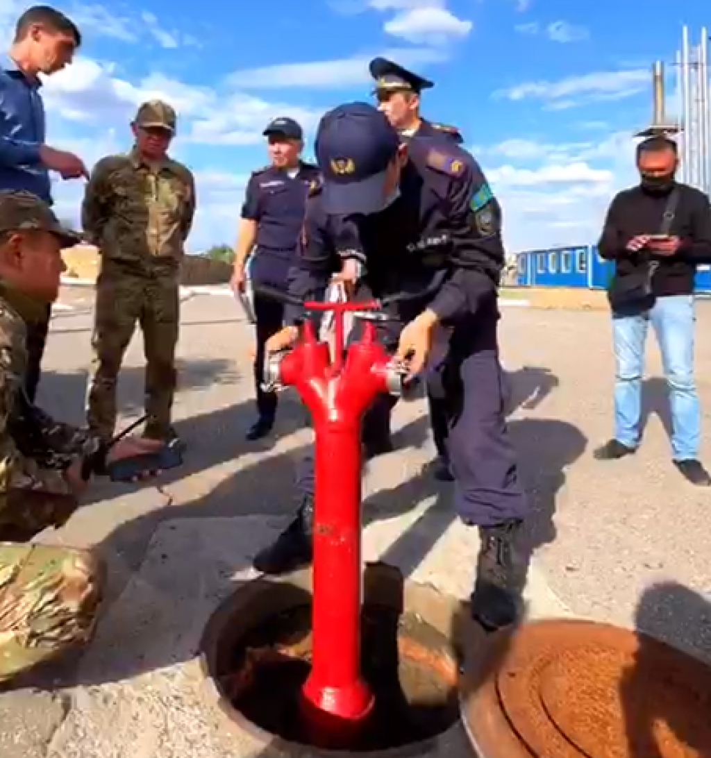 В Караганде проверили систему пожарных гидрантов