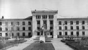 Памятник-здание эвакогоспиталь №3972, действовавший в 1941-1942гг. в здании первой городской клинической больницы г. Караганды. Сакена 13.