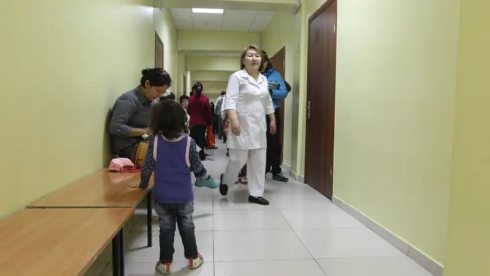 В Казахстане дети смогут прикрепиться к поликлинике родителей