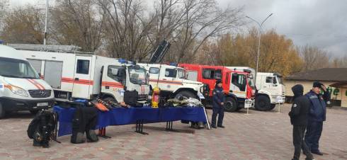 В Центральном парке Караганды показали современную технику спасателей