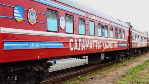 Медицинские поезда начнут курсировать по Казахстану в мае