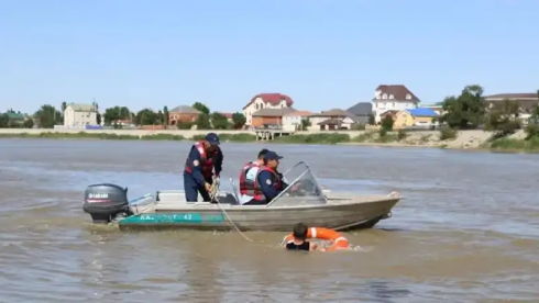 Причину гибели казахстанцев на воде озвучили в МЧС