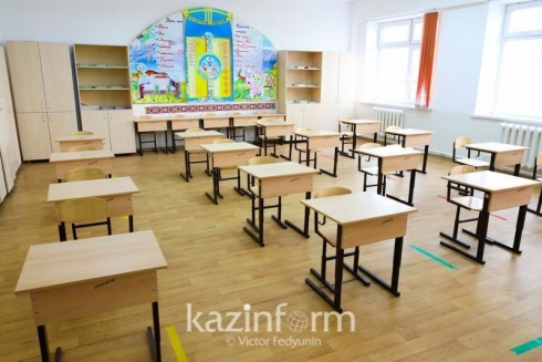 Непривитых старшеклассников не пускают в школу - Рассылку опровергли в Управлении образования Карагандинской области