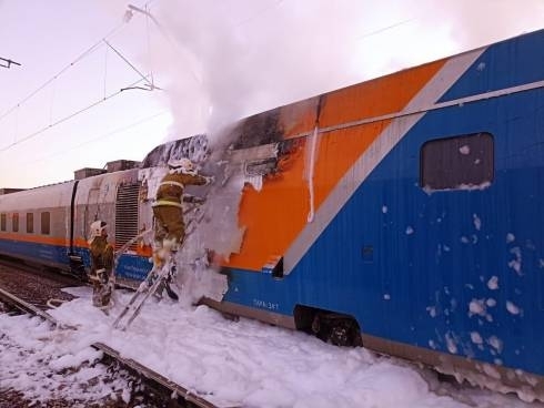 В Карагандинской области остановлено движение поезда из-за возгорания