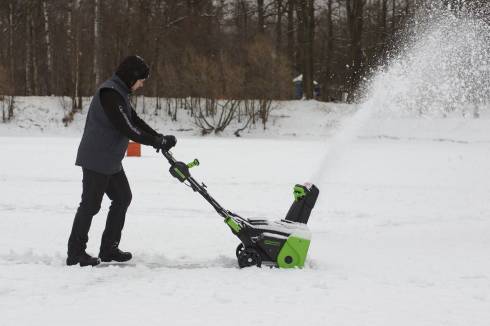 Зима не сдается: выбираем профессиональную снегоуборочную технику