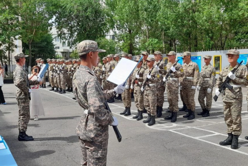 В Казахстане в два раза увеличили количество призывников на воинские сборы