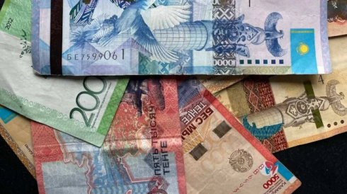 В Казахстане хотят установить минимальную зарплату по международным нормам