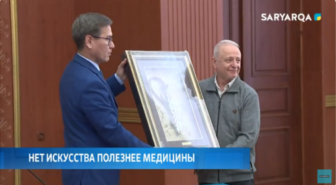 Заместитель акима Карагандинской области поздравил с юбилеем Вилена Молотова-Лучанского