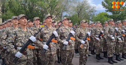 Новобранцы казахстанских войск ПВО приняли военную присягу