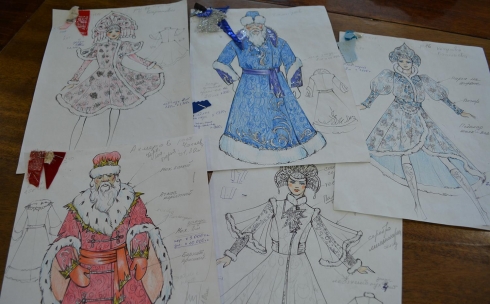 Традиция и современность: как в Караганде со временем менялись костюмы Деда Мороза и Снегурочки