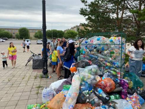«Таза Қазақстан»: жители Карагандинской области обменяли 110 тысяч бутылок на мороженое