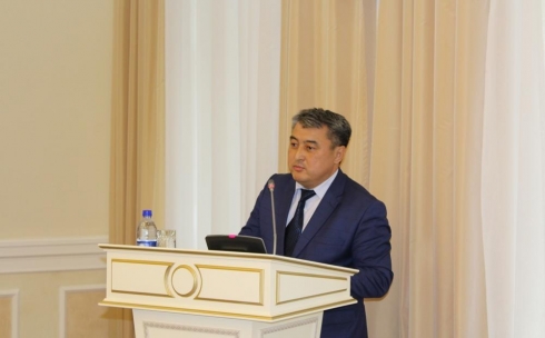 В Жезказгане чиновник незаконно поощрил себя солидной премией