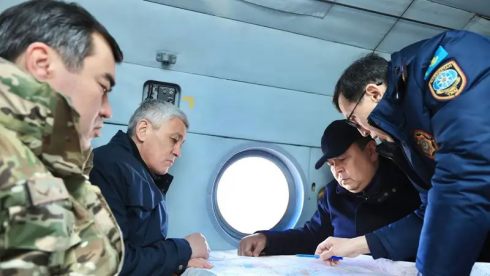 Бозумбаев пообещал пострадавшим от паводка жителям Карагандинской области возмещение ущерба