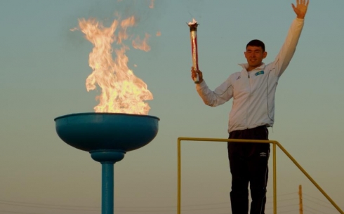 Огонь спортивного духа: факел областной спартакиады зажжен в поселке Нура