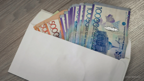 Казахстанцы стали чаще использовать наличные деньги