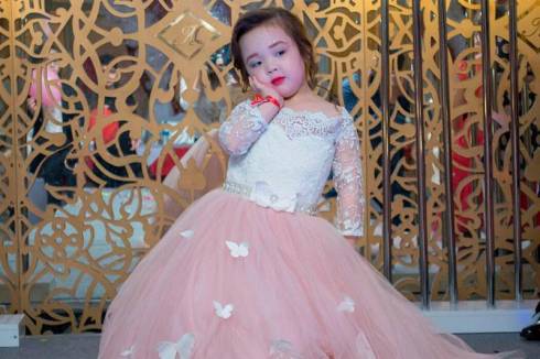 3-летняя Айару из Темиртау представит Казахстан на конкурсе красоты в Болгарии