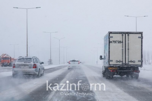 Одну из дорог закрыли для транспорта в Карагандинской области