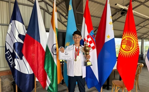 Молодой карагандинец стал дважды чемпионом мира по шахматам