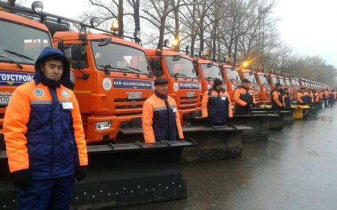 Для уборки улиц Караганды закуплено 15 единиц новой техники