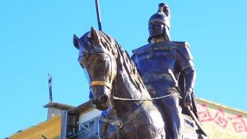 В Сатпаеве открыли памятник Толеку-батыру