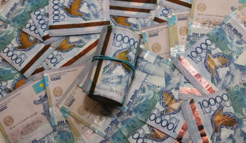«Виноваты» премии: средняя зарплата в Казахстане выросла почти до 400 тысяч тенге