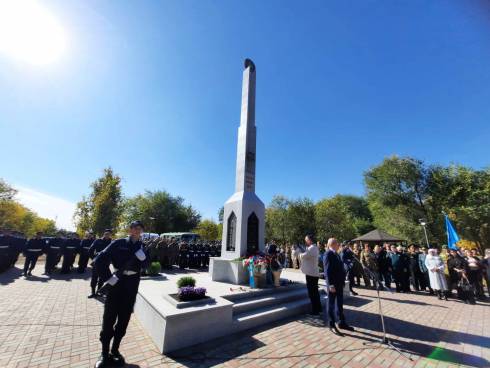 В Караганде открыли мемориал ветеранам боевых действий на таджикско-афганской границе