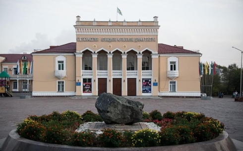 В Жезказгане открыли международный театральный фестиваль