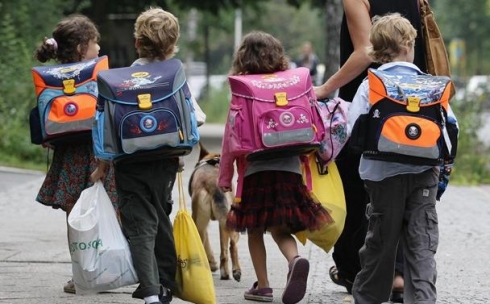 83% карагандинцев на сборы детей к школе потратили большую часть зарплаты
