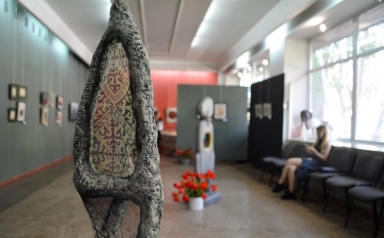 Реминисценция: персональная выставка Евгении Казаковой открылась в Караганде