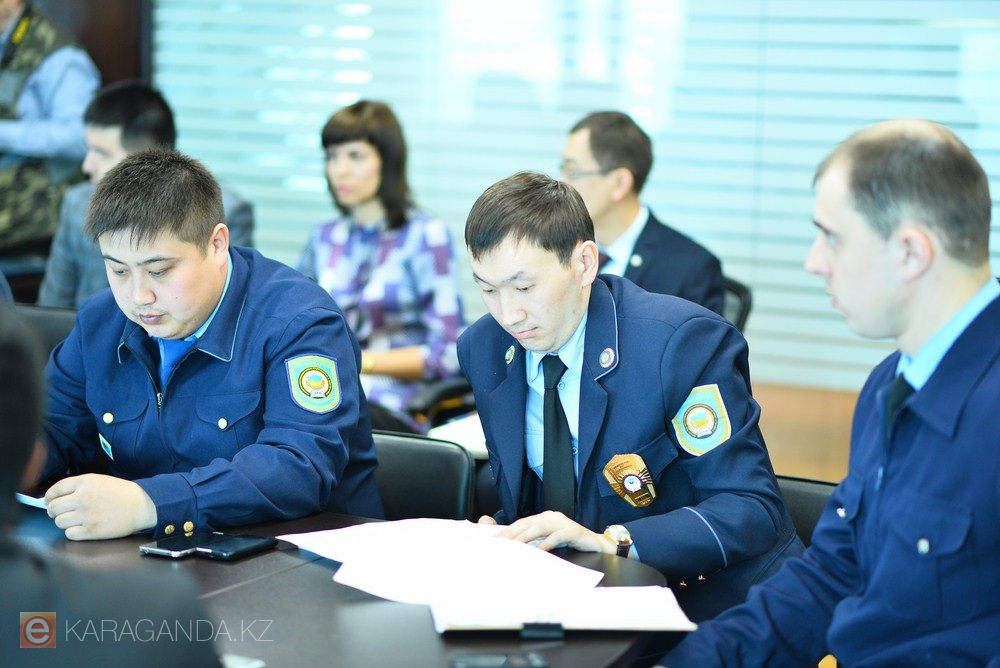 Судебные приставы фото. Судебный пристав исполнитель. Организация судебных исполнителей. Деятельность судебных приставов. Организация судебных исполнителей.