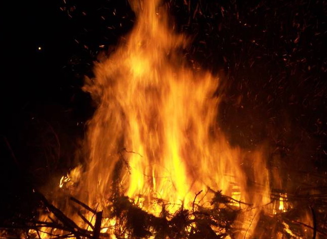 прометей бог древней греции. великий пожар в лондоне в 1666. первобытный костер. самый древний огонь. костер звезда.