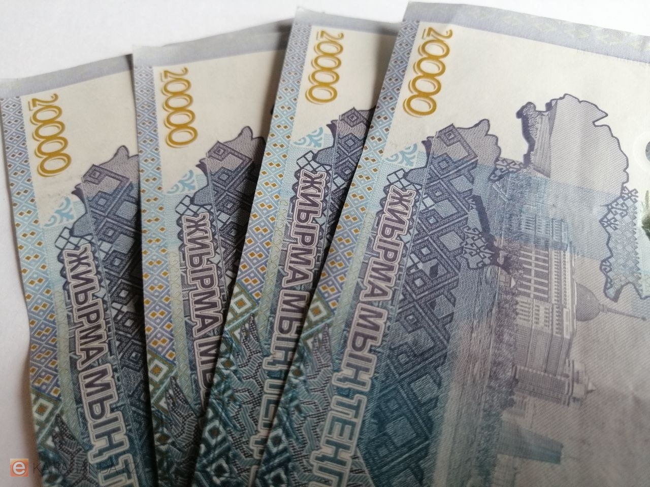 Минтруда расширяет контроль за налогами казахстанцев