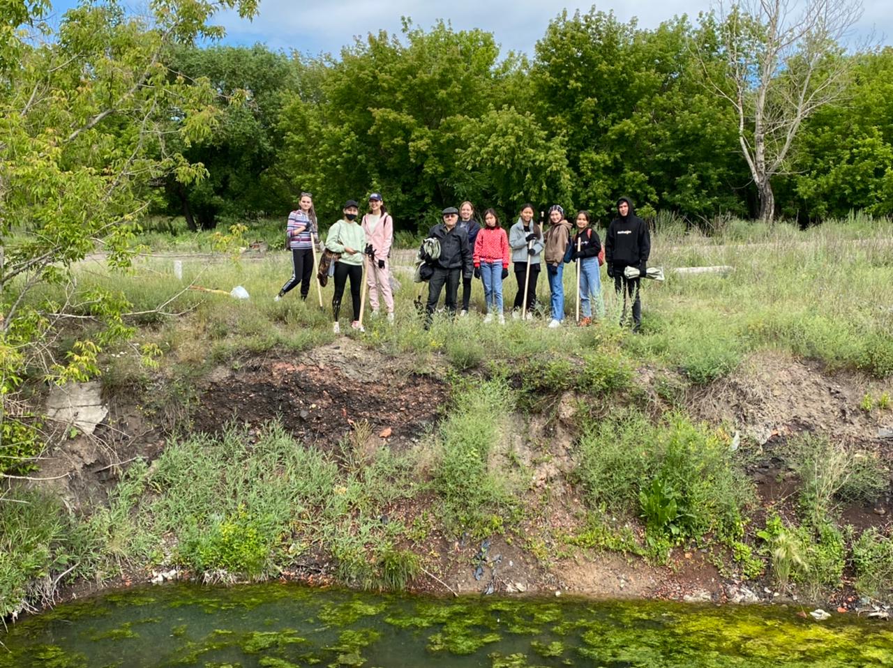 Одного раза для спасения недостаточно: карагандинские активисты пытаются  очистить реку Букпа. Караганда Онлайн