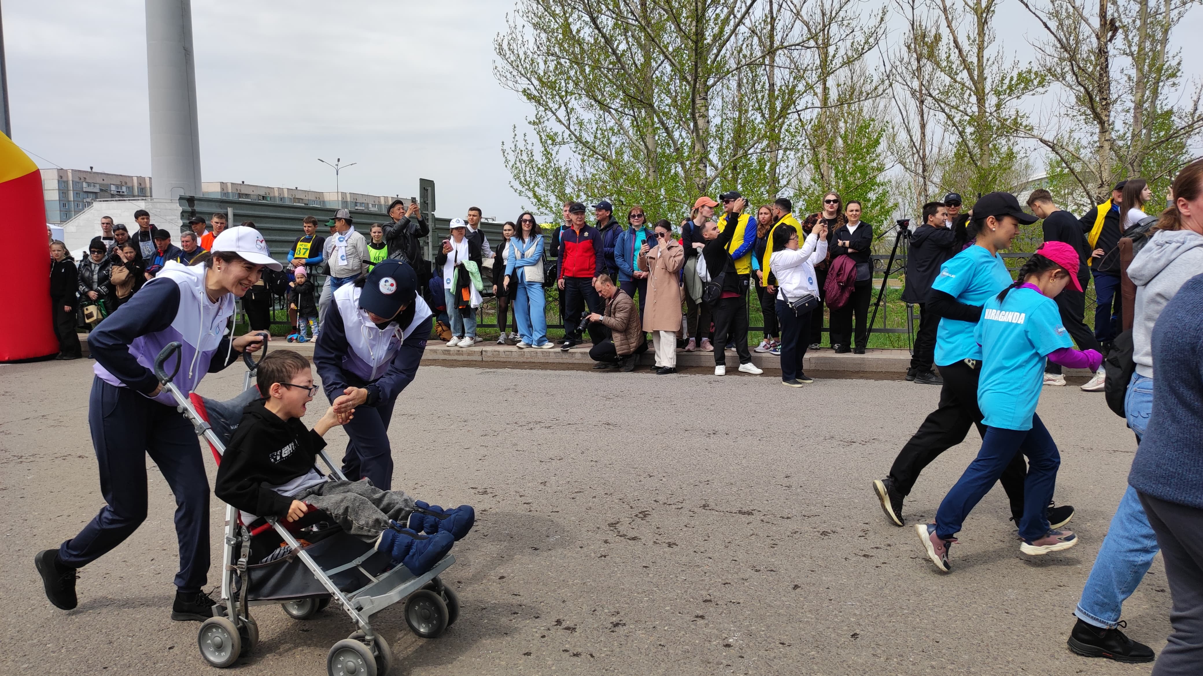 В Караганде прошла традиционная легкоатлетическая эстафета. Караганда Онлайн